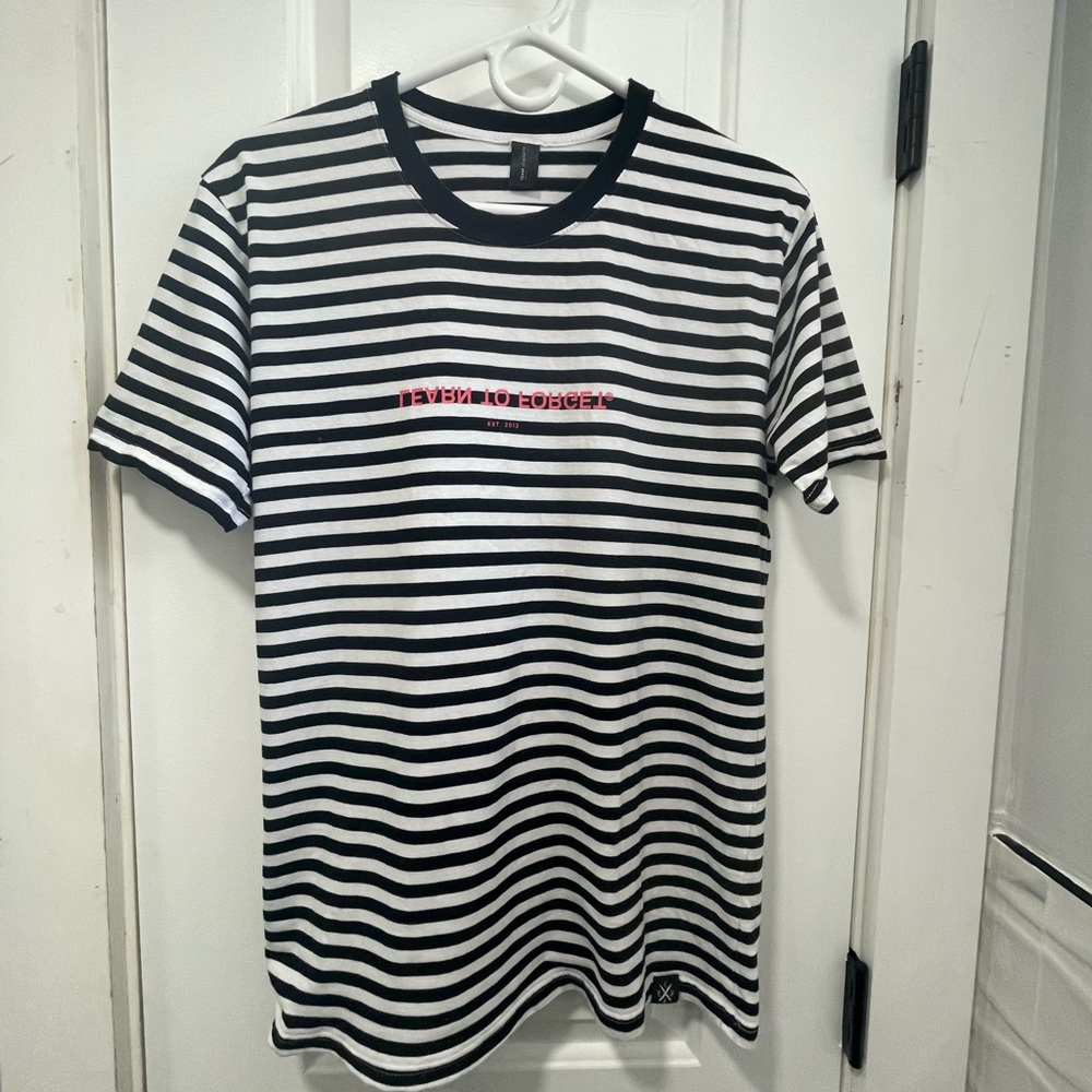Black and White Striped Men's Shirt size M